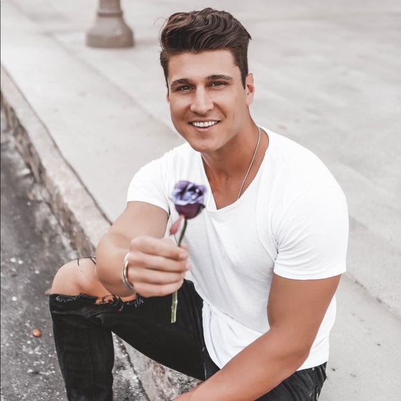 Meet your Posher, Connor - Picture 1 of 6